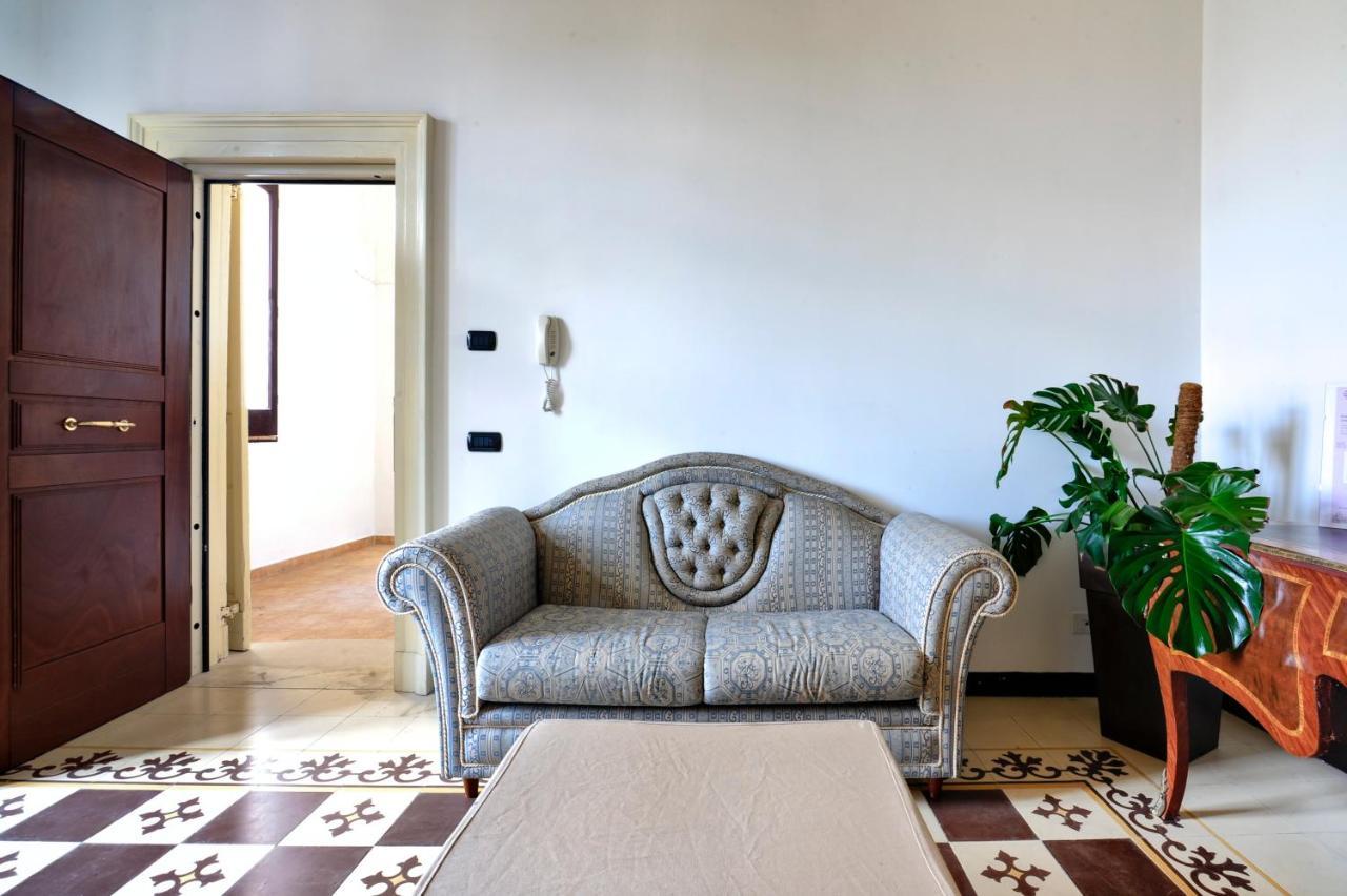 Castriota19 - Jacuzzi Room & Apartment Sit Lecce Exterior foto