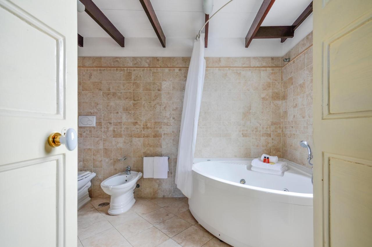 Castriota19 - Jacuzzi Room & Apartment Sit Lecce Exterior foto