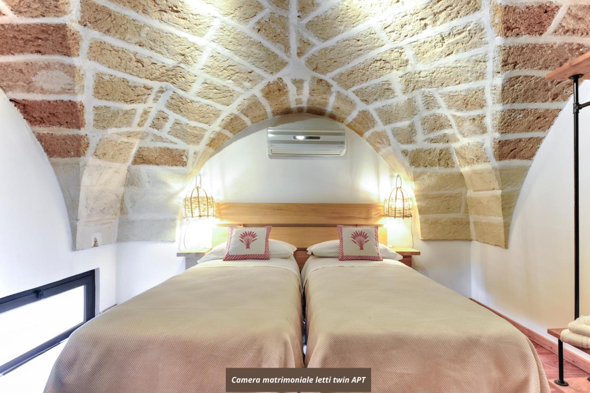 Castriota19 - Jacuzzi Room & Apartment Sit Lecce Exterior foto